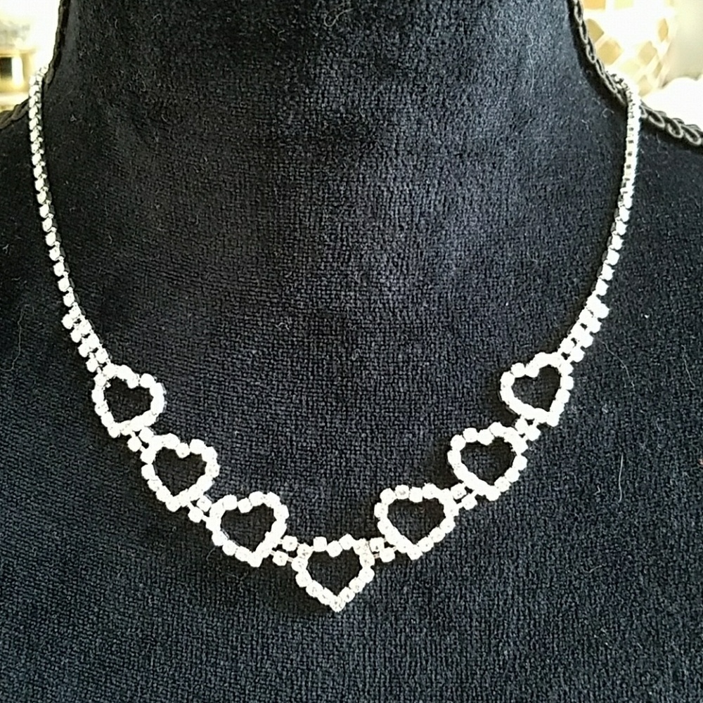 Silver costume heart necklace